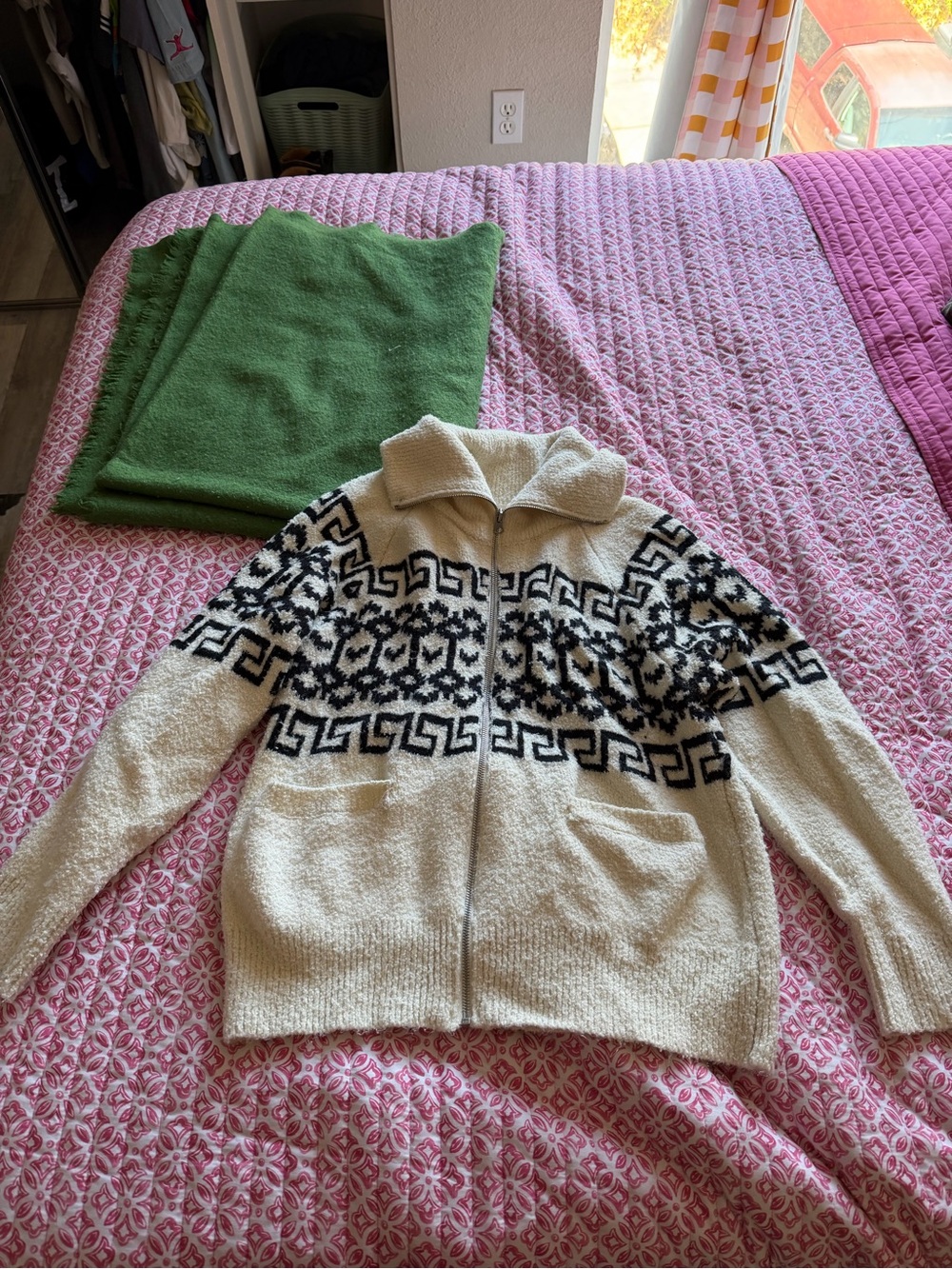 Women’s Universal Thread Zip Up White Black Medium Geometric Cardigan